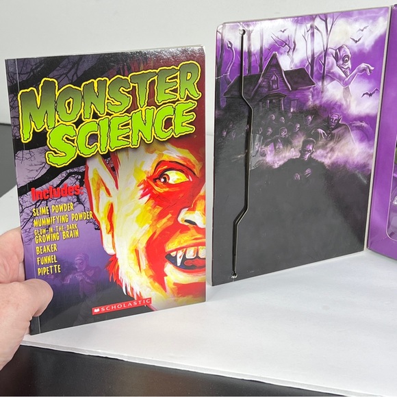 Monster Science Kit and Book By Scholastic. 4 Experiments to perform! - Picture 9 of 15